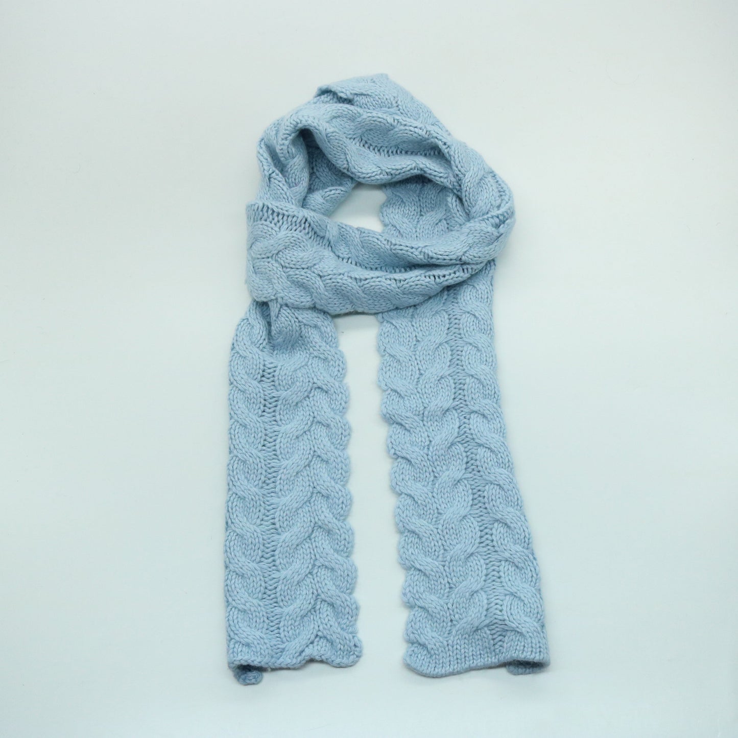 SCARF IN CABLES DESIGN-0